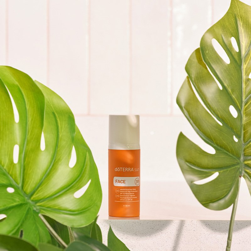 dōTERRA Sun face sunscreen and moisturiser 50 ml — alternate view of the bottle and packaging