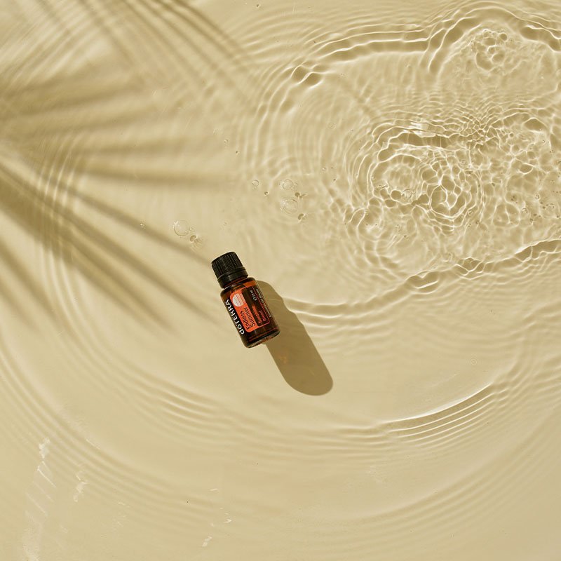 dōTERRA Endless Summer essential oil 15 ml — alternate view of the bottle and packaging
